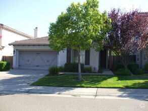 Building Photo - Empire Ranch Beauty!