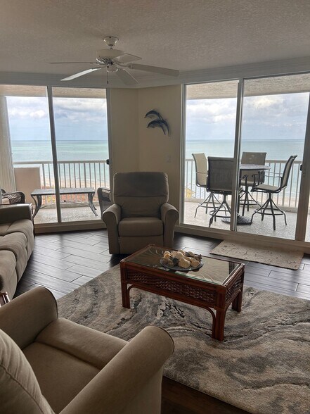 Building Photo - 5051 N Hwy A1A