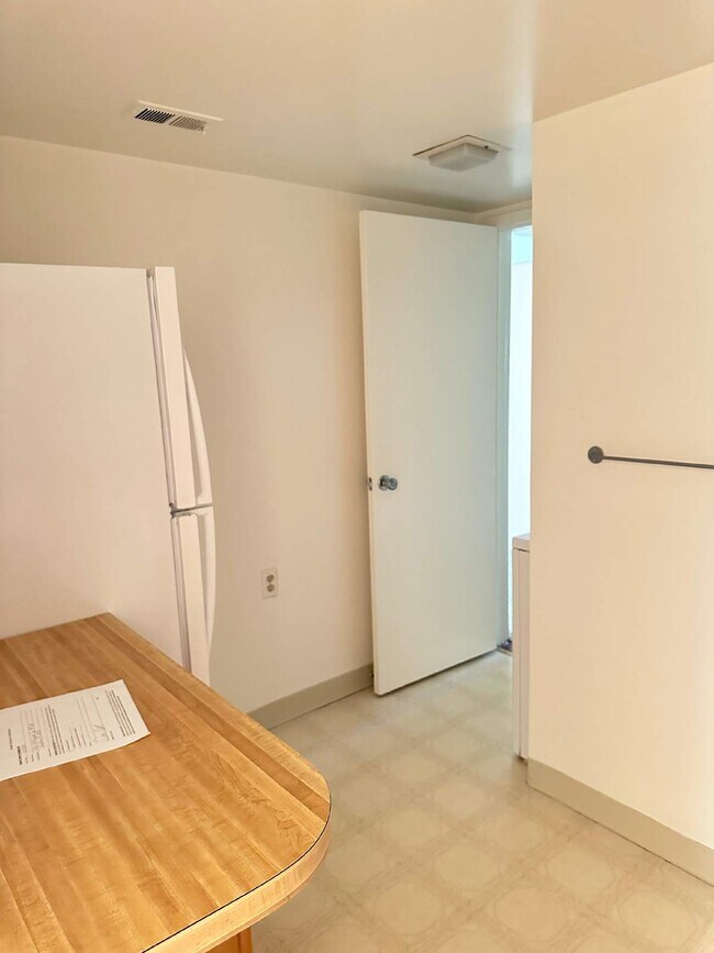 Building Photo - Spacious 2 bed 2 bath condo in Reston!