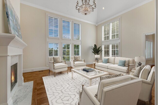 Building Photo - 5014 Mountview Pl