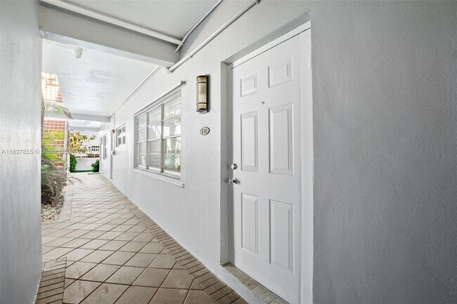 Building Photo - 2200 S Ocean Dr