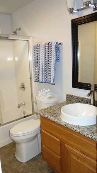 Nice Bathroom - 17305 NE 45th St