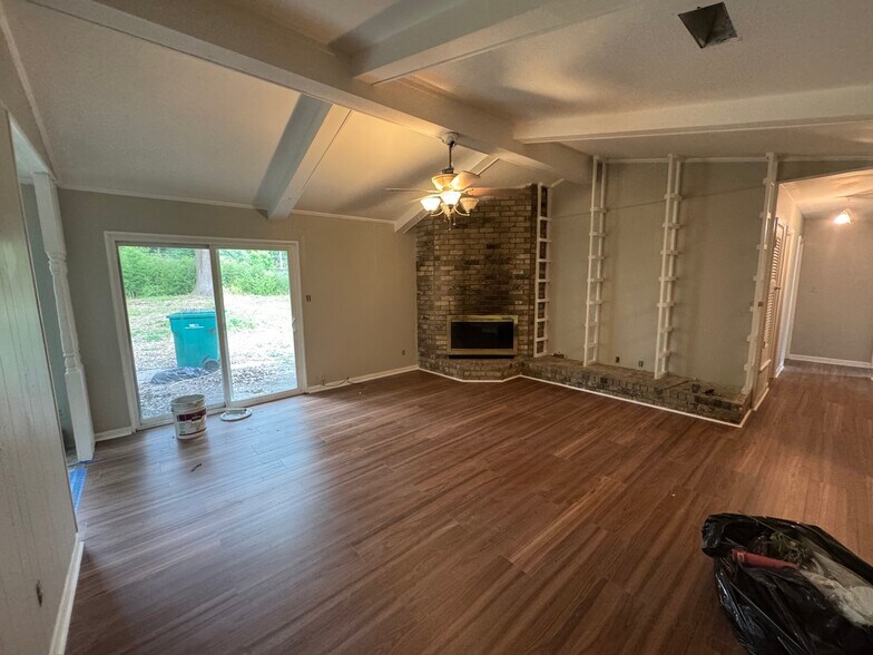 Building Photo - 3514 Sabine Ave