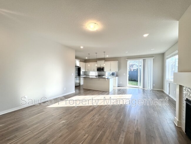 Building Photo - 6648 SE Genrosa St