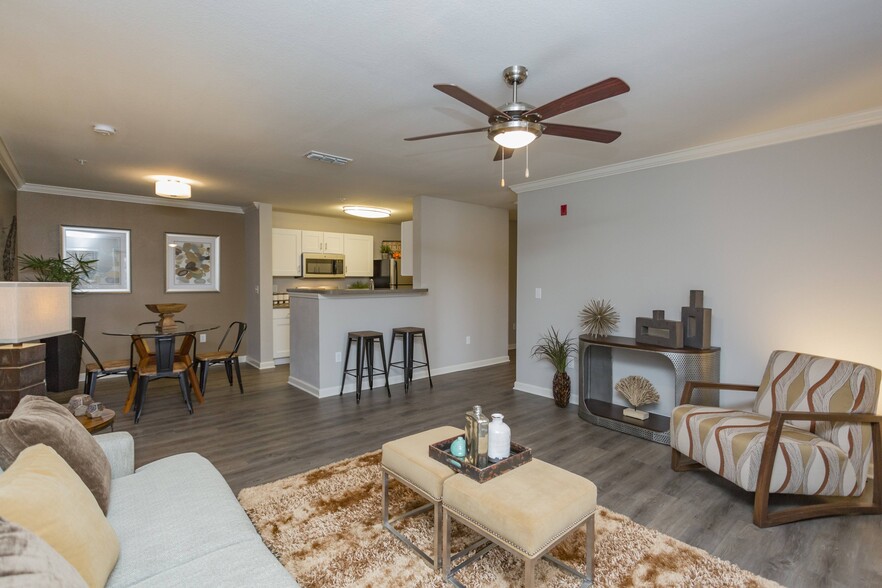 Open Floor Plan Living Area - Stoneridge Farms Apartments