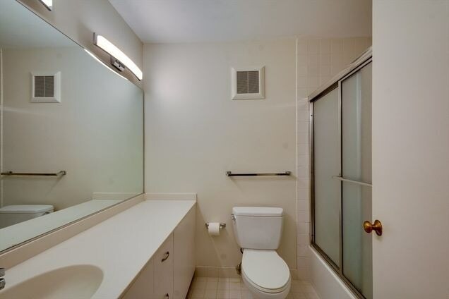 Building Photo - Spacious 2BR / 2BA First-Floor Condo with Balcony & Amenities at Rosemary Ridge