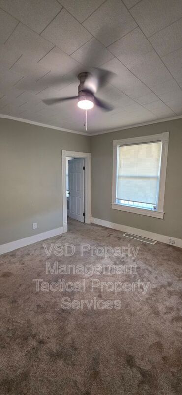 Building Photo - 3062 W 51st St