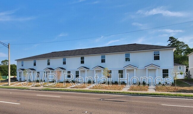Primary Photo - 8492 McGirts Village Ln