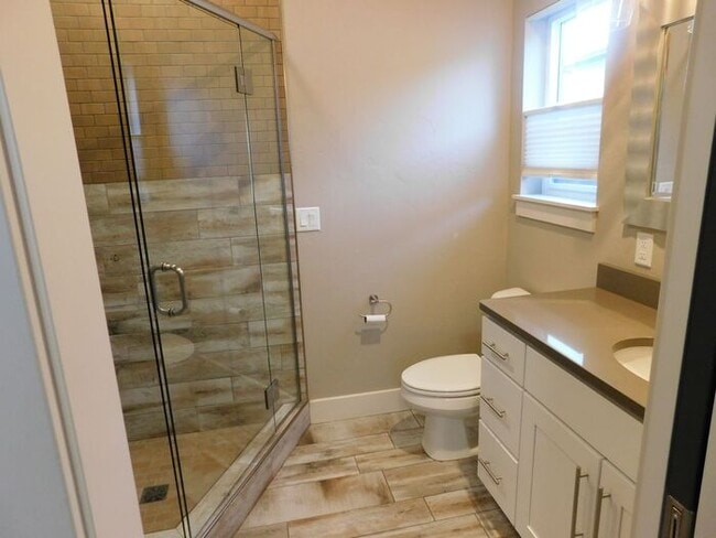 Building Photo - Spacious 5-Bedroom Home with Luxury Features & Prime Location!