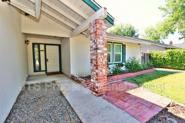 Building Photo - 6069 Kingwood Cir