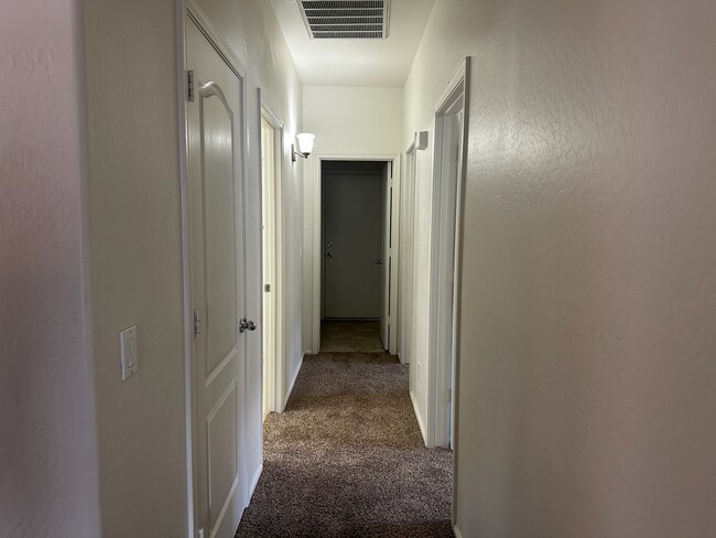 Building Photo - The Love Road House