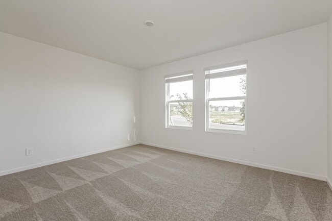Building Photo - 543 Artemis St