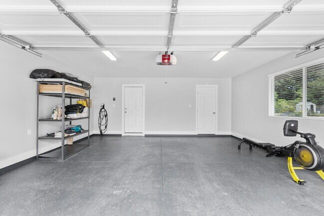 Building Photo - Move-In Ready, 3-Bedroom Fully Furnished Retreat with 3 Bathroom in Keaau Paradise!"