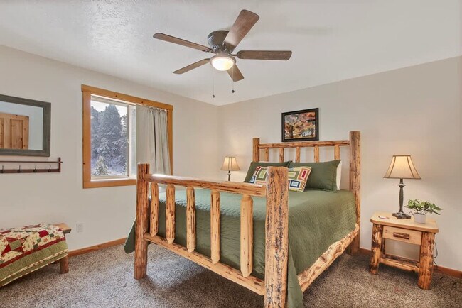 Building Photo - 130 Par Dr