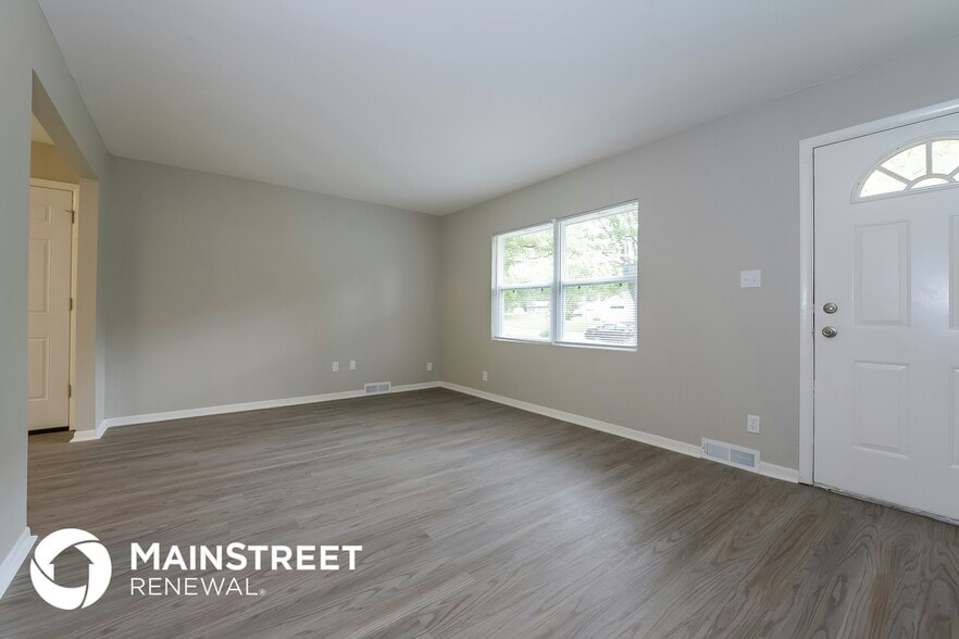 Building Photo - 11304 Crystal Ave