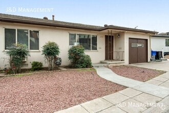 Building Photo - Charming Duplex in North Clairemont