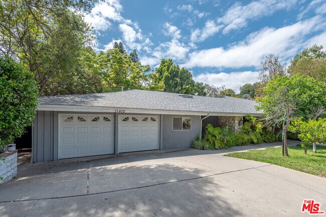 Building Photo - 11410 Canton Dr