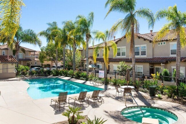 Building Photo - Vibrant 3 Bedroom Townhome in Bressi Ranch