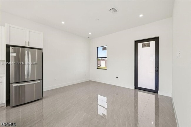 Building Photo - 4402 E 19th St