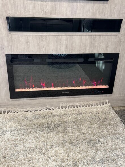 Building Photo - 1219 Willow Creek Rd