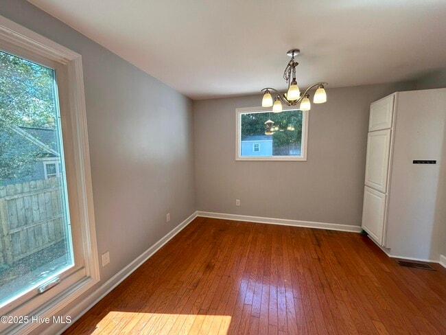 Building Photo - 623 Ripwood Rd