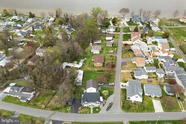 Building Photo - 6117 Riverview Dr