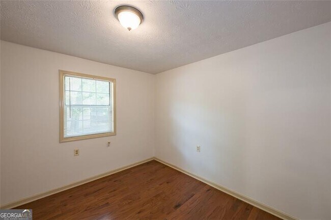 Building Photo - 503 Connally St SE