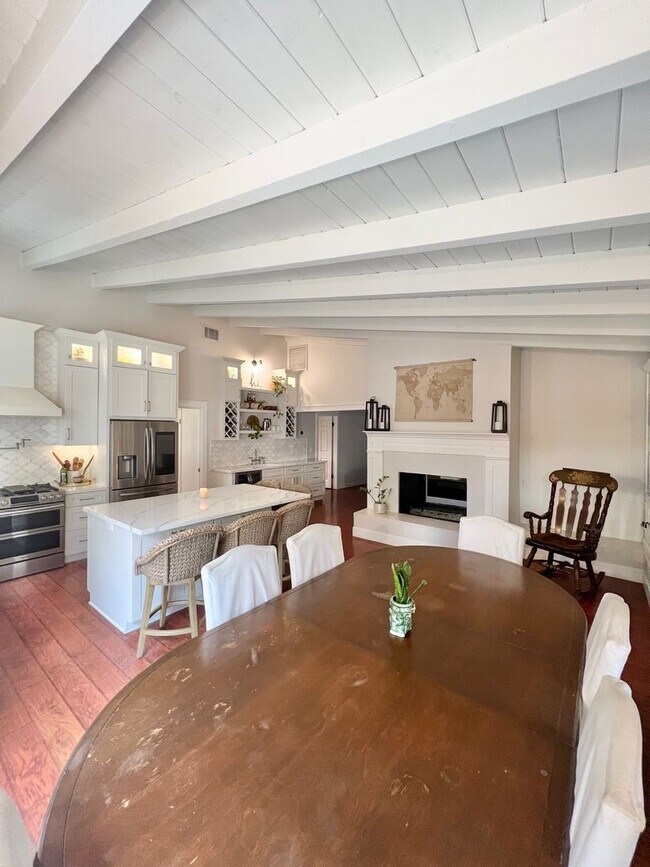 Building Photo - Spacious Remodeled Home Near El Dorado Park