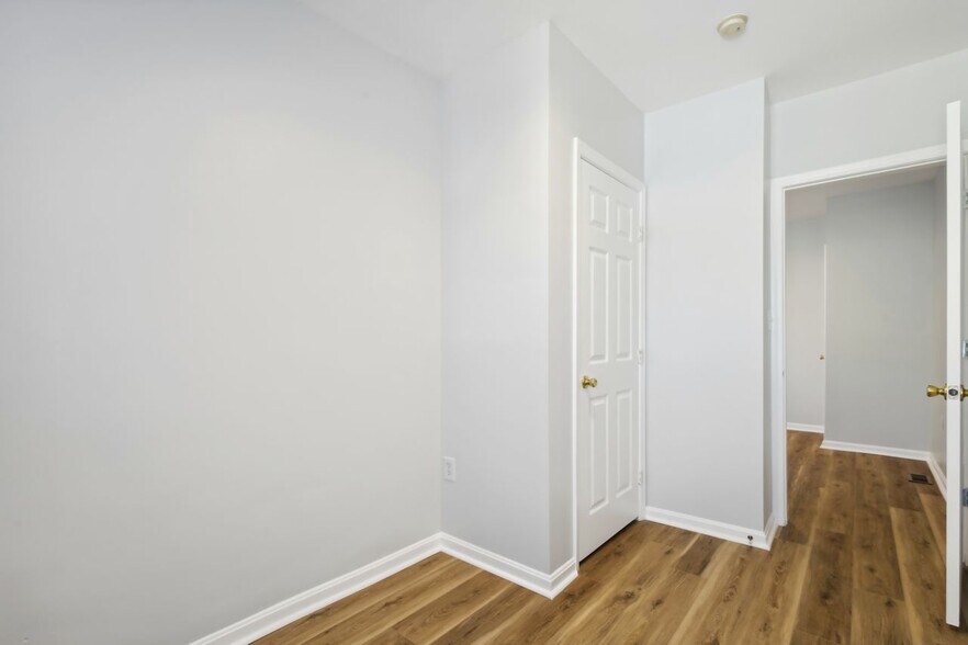 Building Photo - 1110 3rd St NE