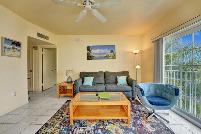 Building Photo - 341 N Birch Rd