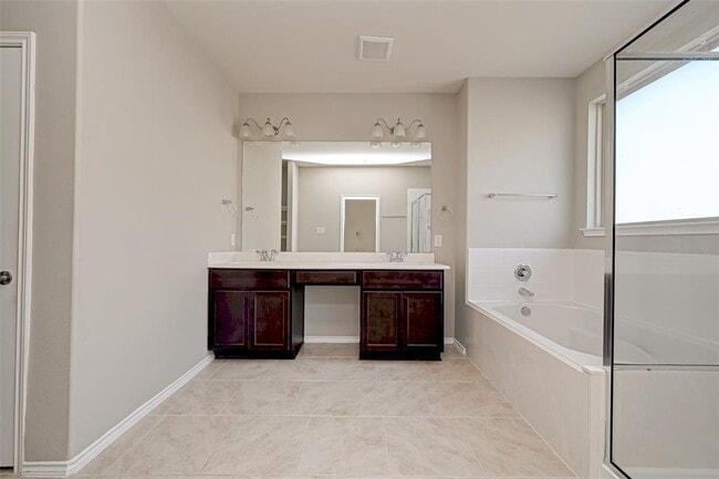 Building Photo - 8402 Coral Cove Pass Ln