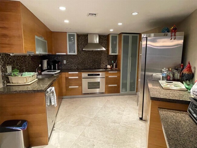 Building Photo - 3180 S Ocean Dr