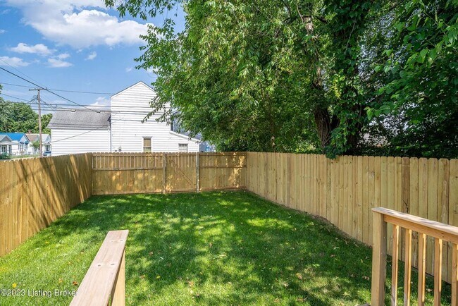 Building Photo - ? Stunning 4 Bedroom, 1 Bathroom Home on Preston ?