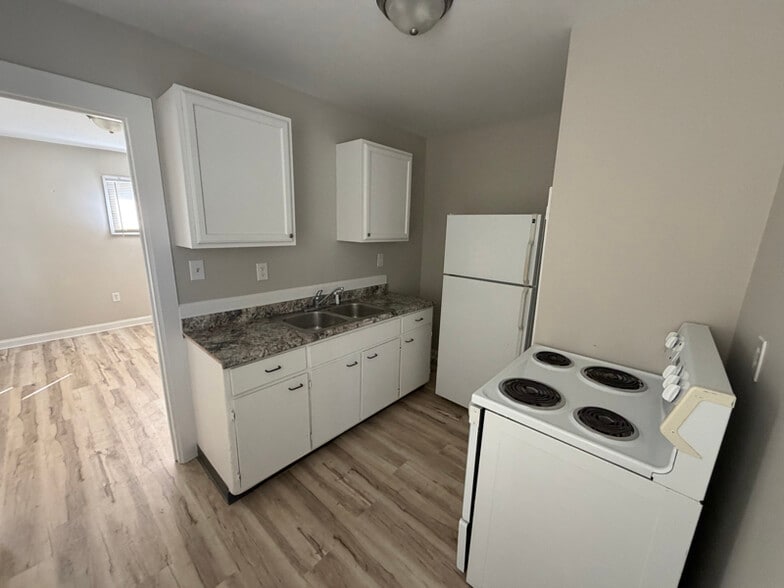 Building Photo - 1707 E Tabor St