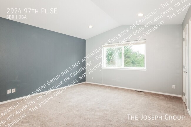 Building Photo - 2924 97th Pl SE