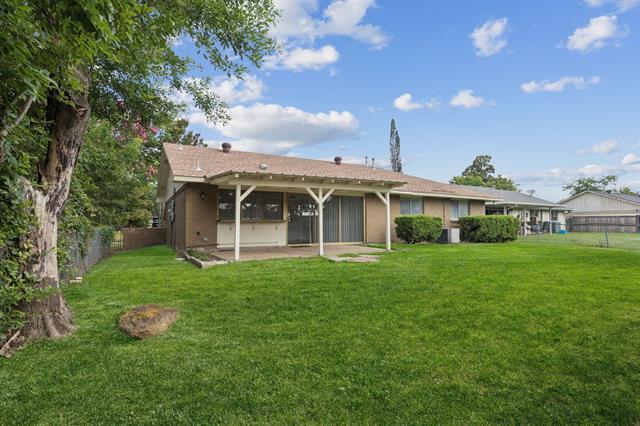 Building Photo - 918 Sleepy Hollow Dr