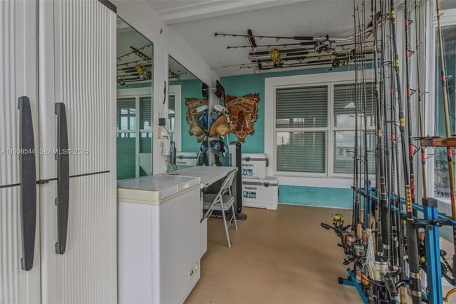 Building Photo - 16 North Dr