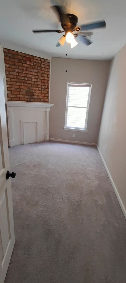 Building Photo - Large, Renovated 4 bedroom in Church Hill