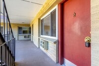 Building Photo - 830 20th St