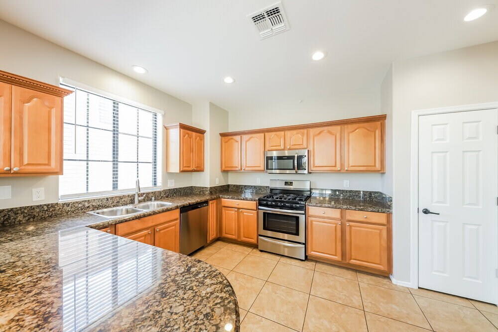 Building Photo - 2373 W Sleepy Ranch Rd