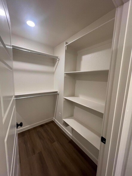 Building Photo - 3111 140th St