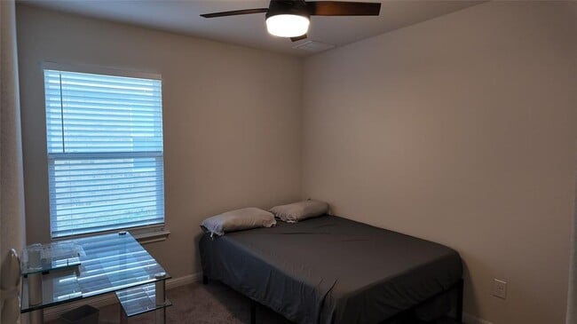 Building Photo - 5659 Sabbia Dr