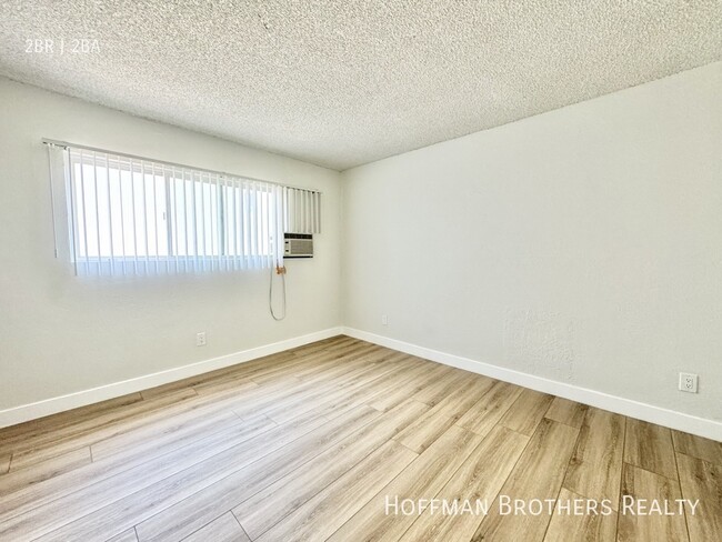 Building Photo - 1000 N Doheny Dr West Hollywood, CA 90069