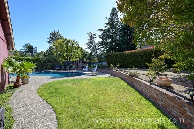 Building Photo - 17 Mosswood Ct