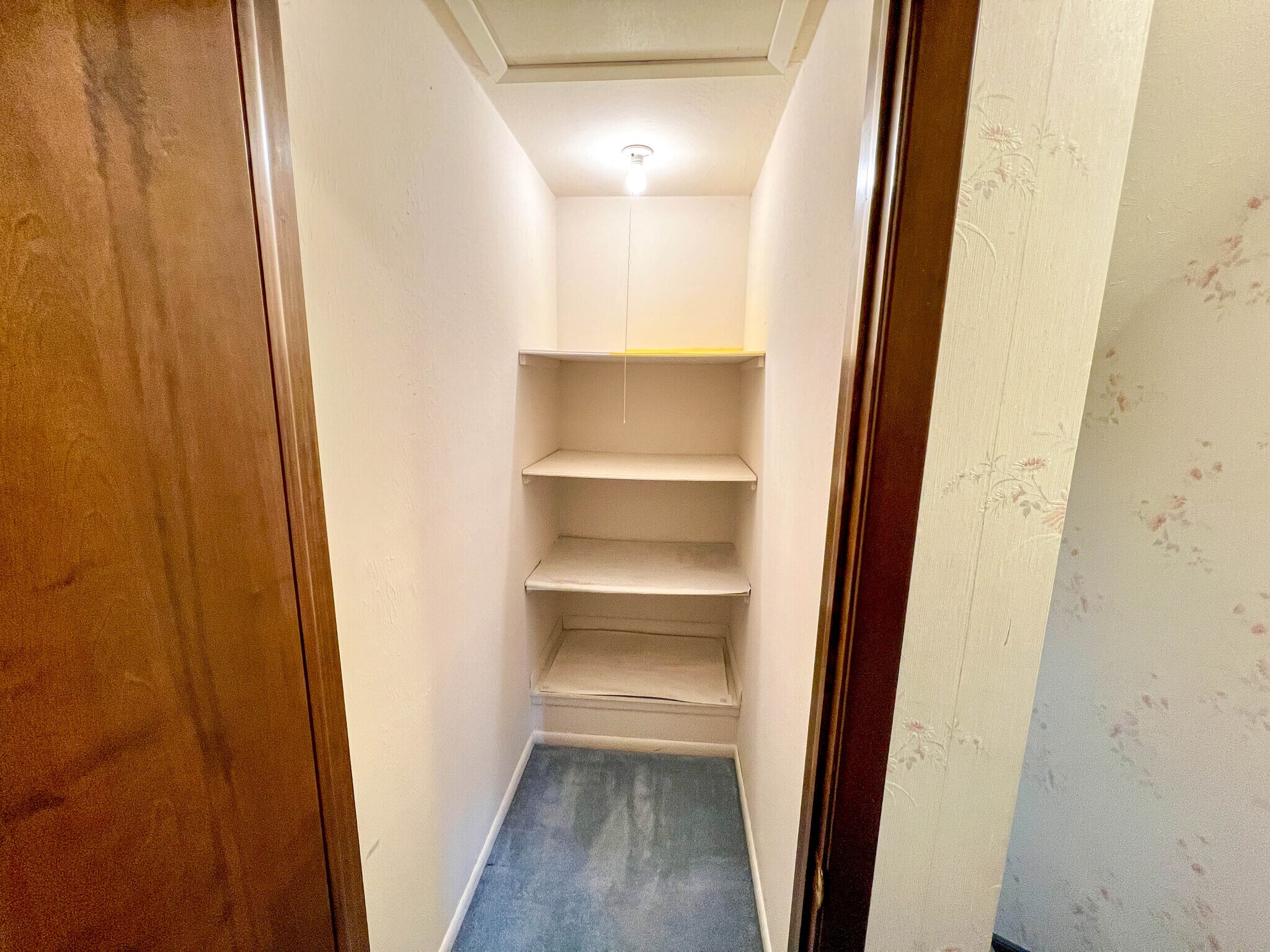 Building Photo - 25946 Tallwood Dr