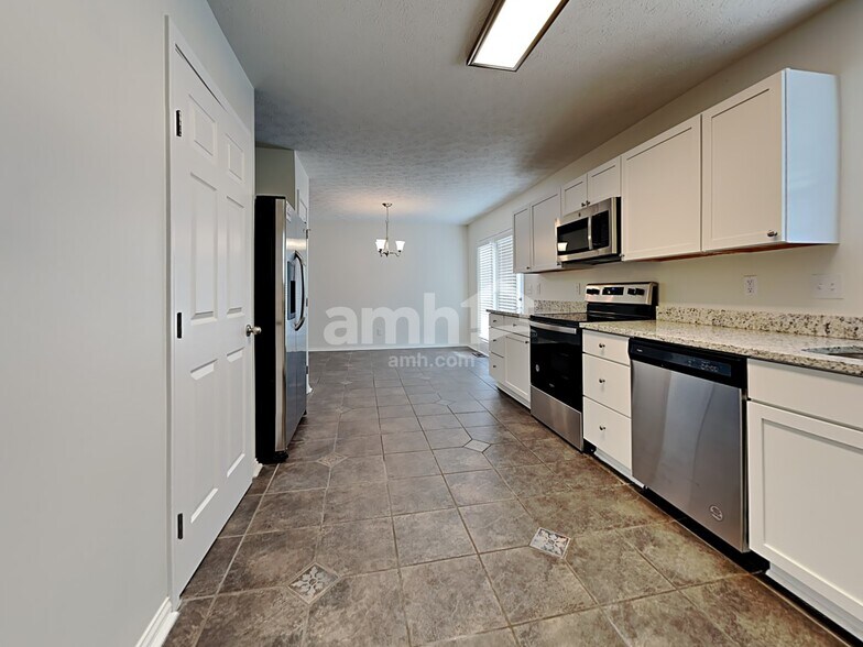 Building Photo - 2159 Glenview Dr