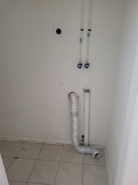 Building Photo - 1859 Red Bertrand Ct