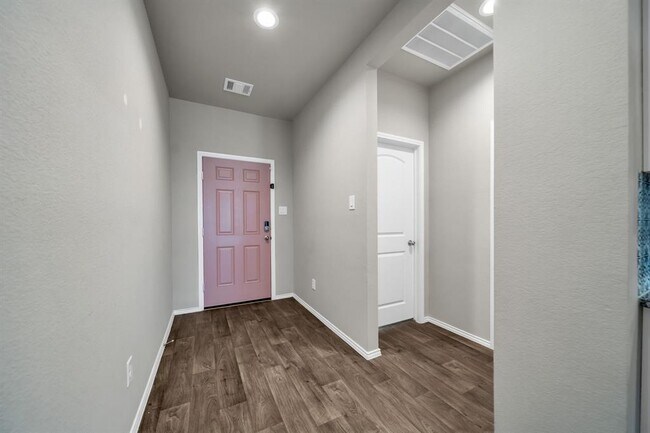 Building Photo - 22614 Petrizzi Ln