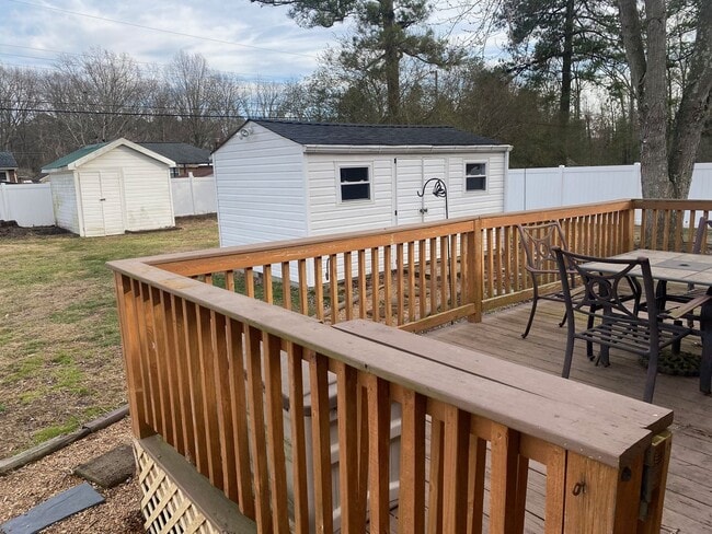 Building Photo - Updated brick ranch in Sandston VA