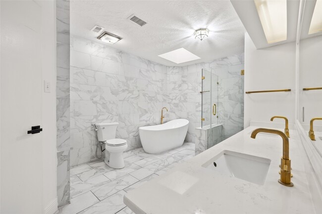 Building Photo - 1026 Oyster Bay Dr